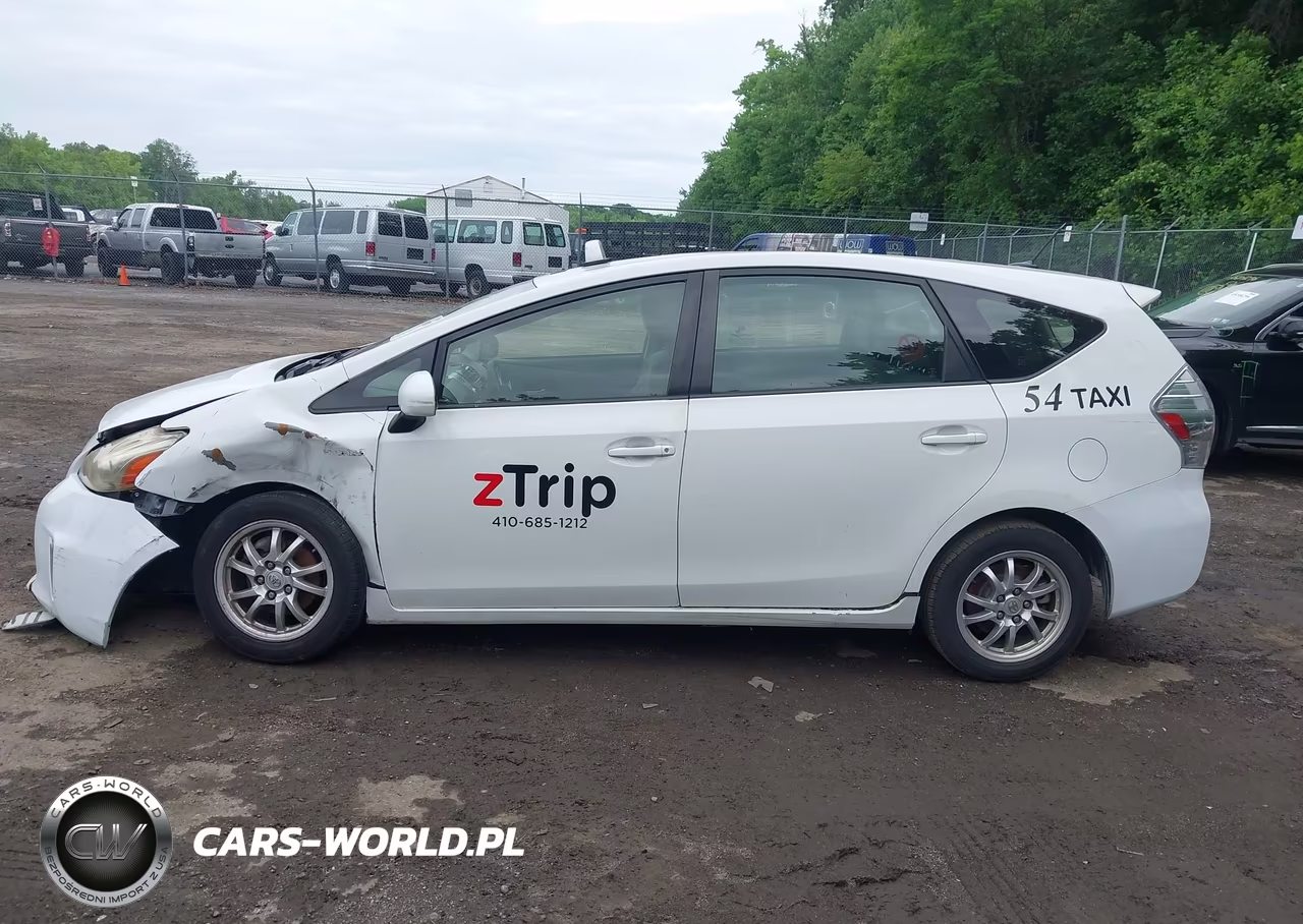 2014 Toyota Prius V Three VIN:JTDZN3EU7E3328933 - 13