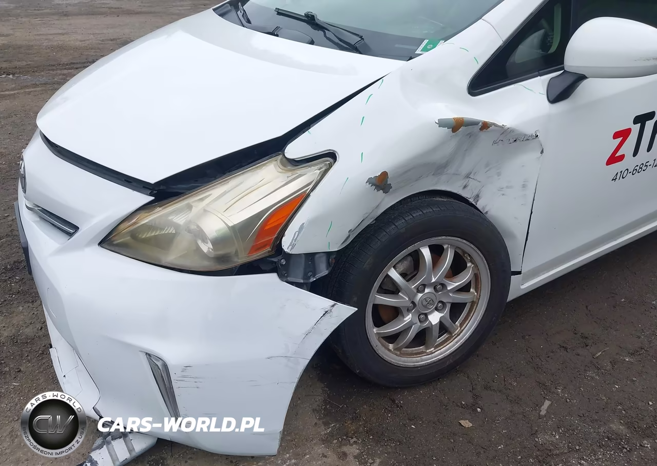 2014 Toyota Prius V Three VIN:JTDZN3EU7E3328933 - 6