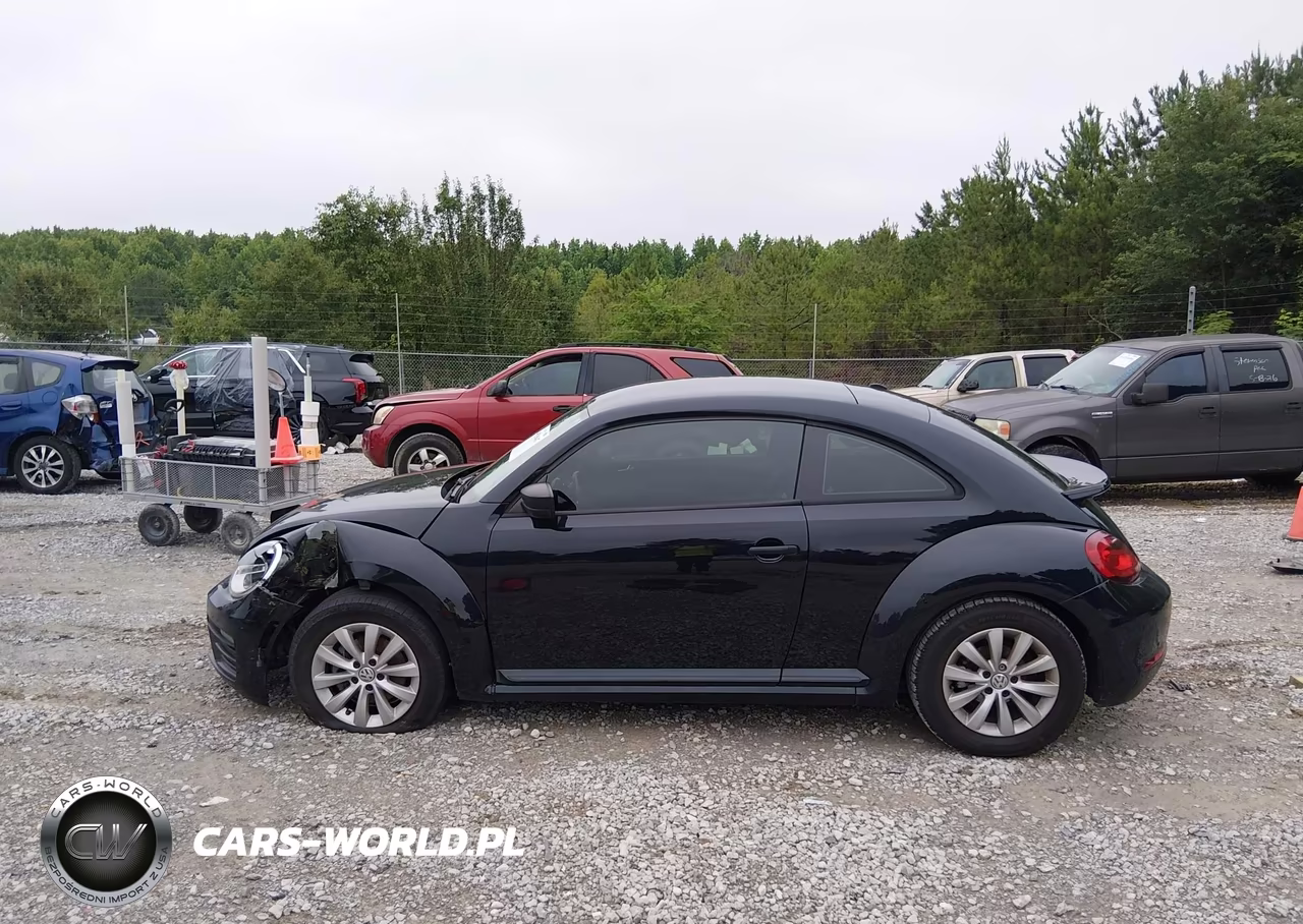2018 Volkswagen Beetle 2.0T Coast-2.0T S VIN:3VWFD7AT8JM706564 - 14