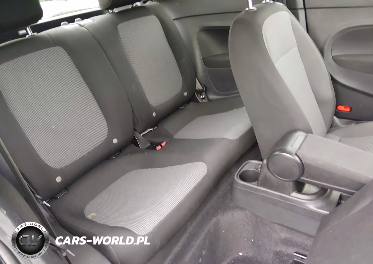 2018 Volkswagen Beetle 2.0T Coast-2.0T S VIN:3VWFD7AT8JM706564 - 8