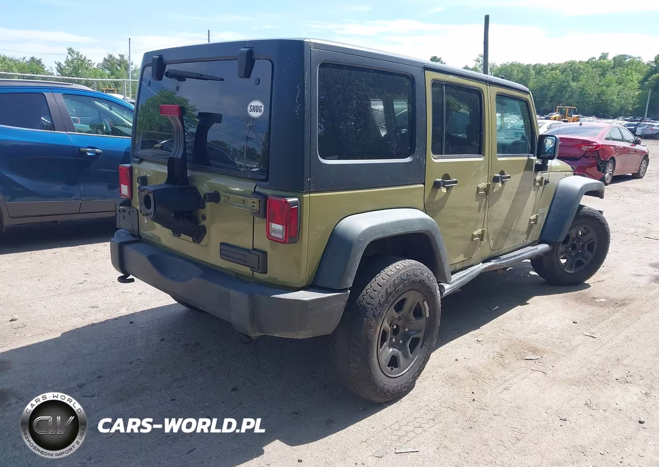 2013 Jeep Wrangler Unlimited Sport VIN:1C4BJWDGXDL584198 - 4