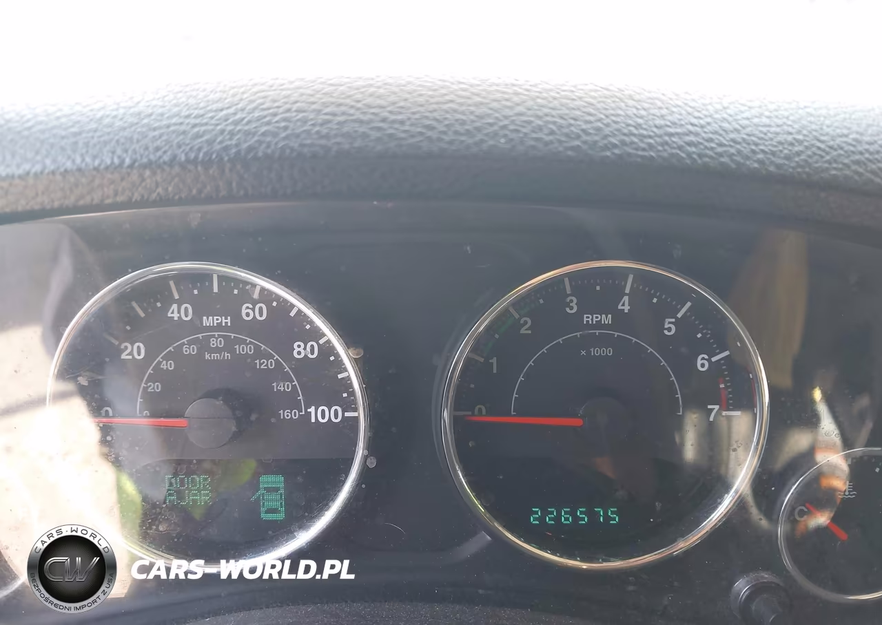 2013 Jeep Wrangler Unlimited Sport VIN:1C4BJWDGXDL584198 - 7