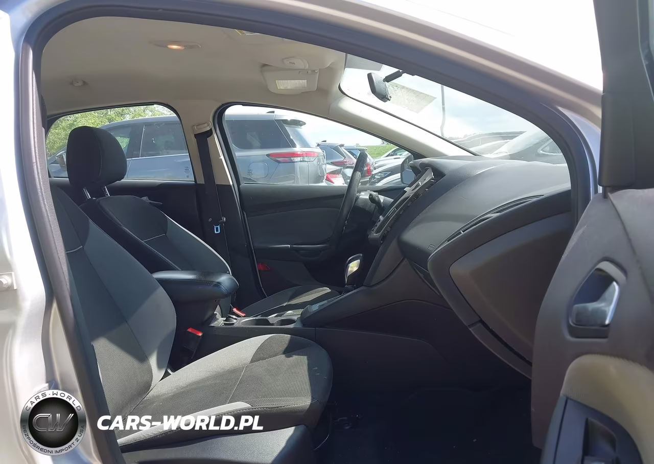 2014 Ford Focus Se VIN:1FADP3K27EL178741 - 5