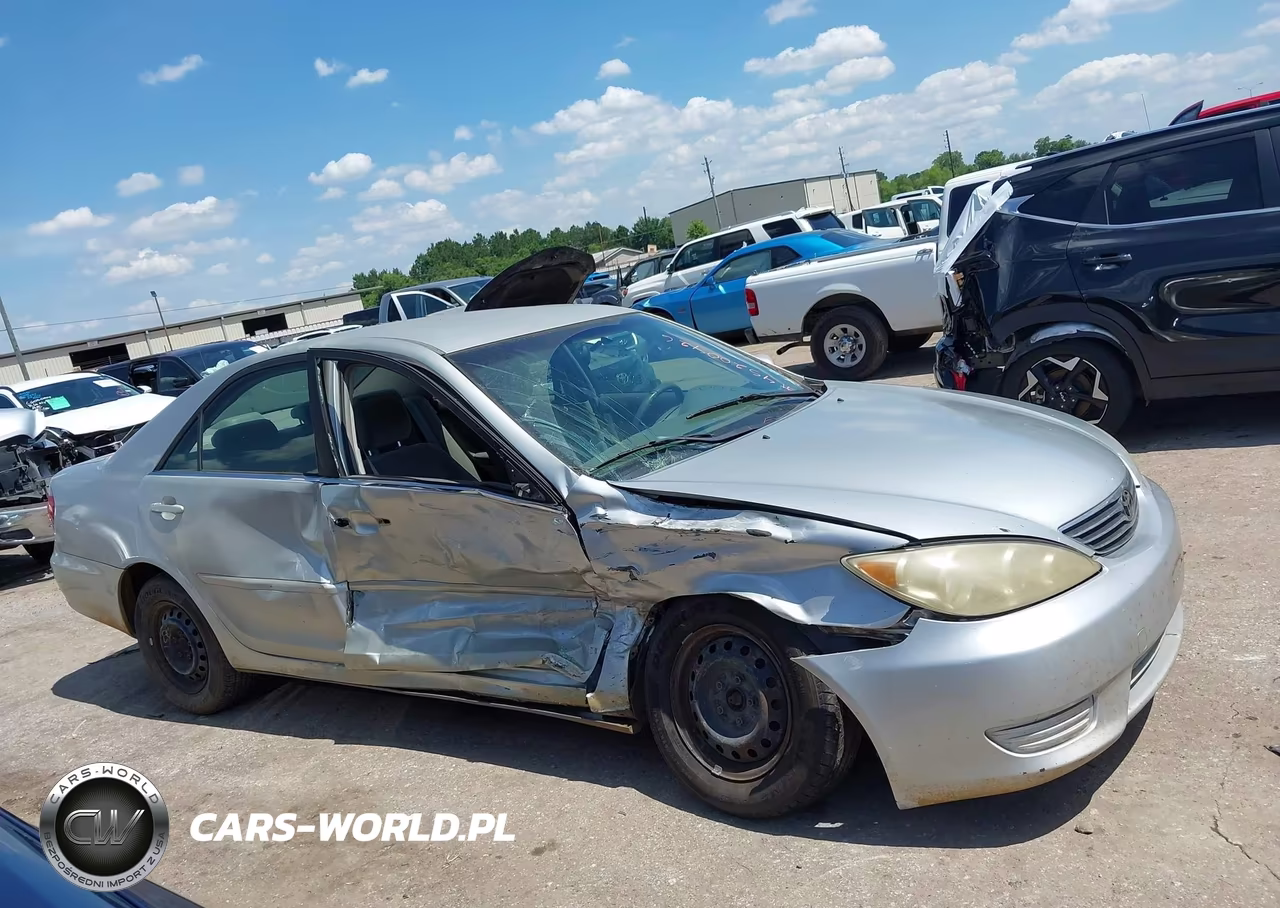 2005 Toyota Camry Le VIN:JTDBE32K053032267 - 13
