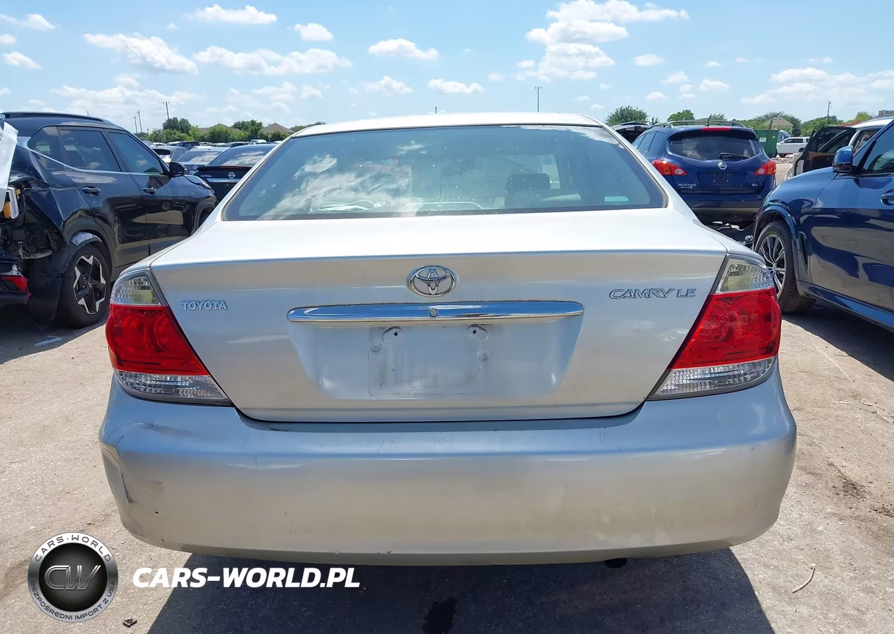 2005 Toyota Camry Le VIN:JTDBE32K053032267 - 16
