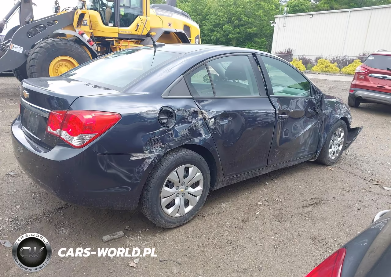 2014 Chevrolet Cruze Ls Auto VIN:1G1PA5SG9E7250833 - 4