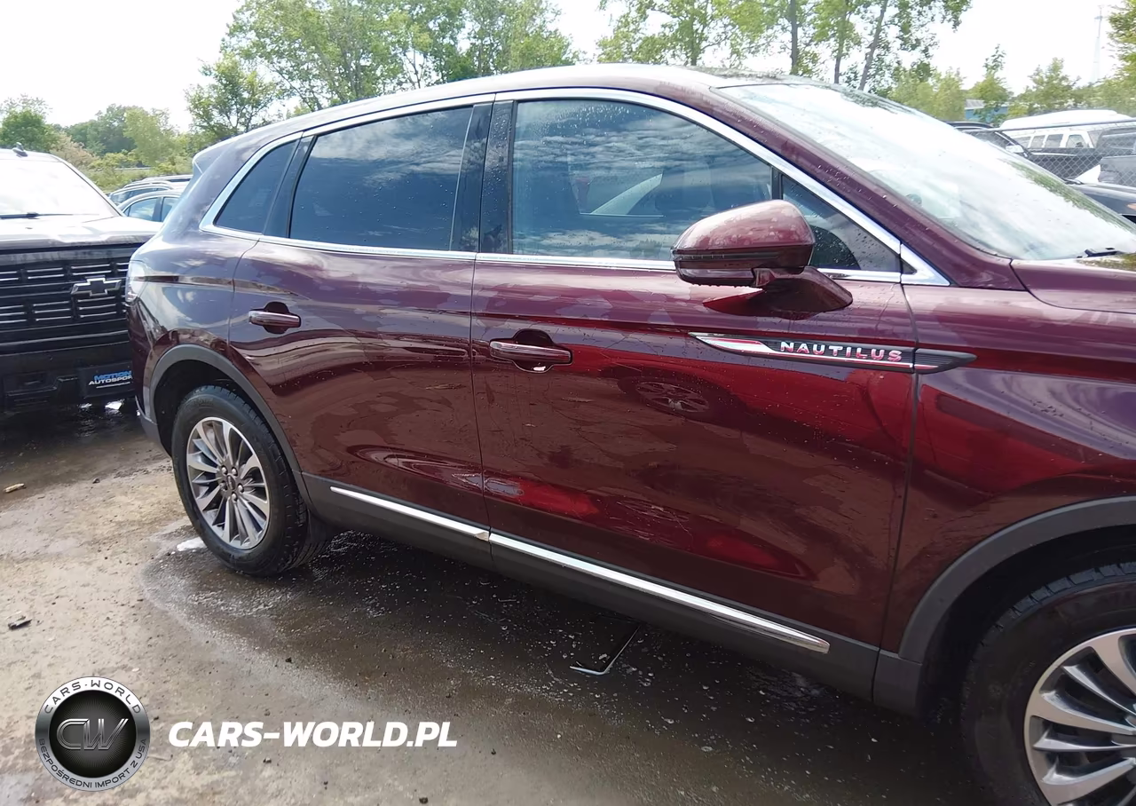 2020 Lincoln Nautilus Standard VIN:2LMPJ8J99LBL32335 - 13