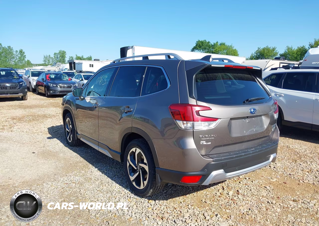 2023 Subaru Forester Touring VIN:JF2SKARCXPH503649 - 3