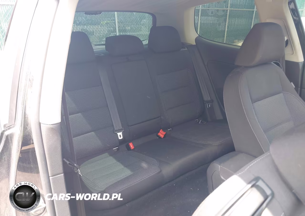 2012 Volkswagen Golf Tdi 2-Door VIN:WVWMM7AJ6CW355102 - 8