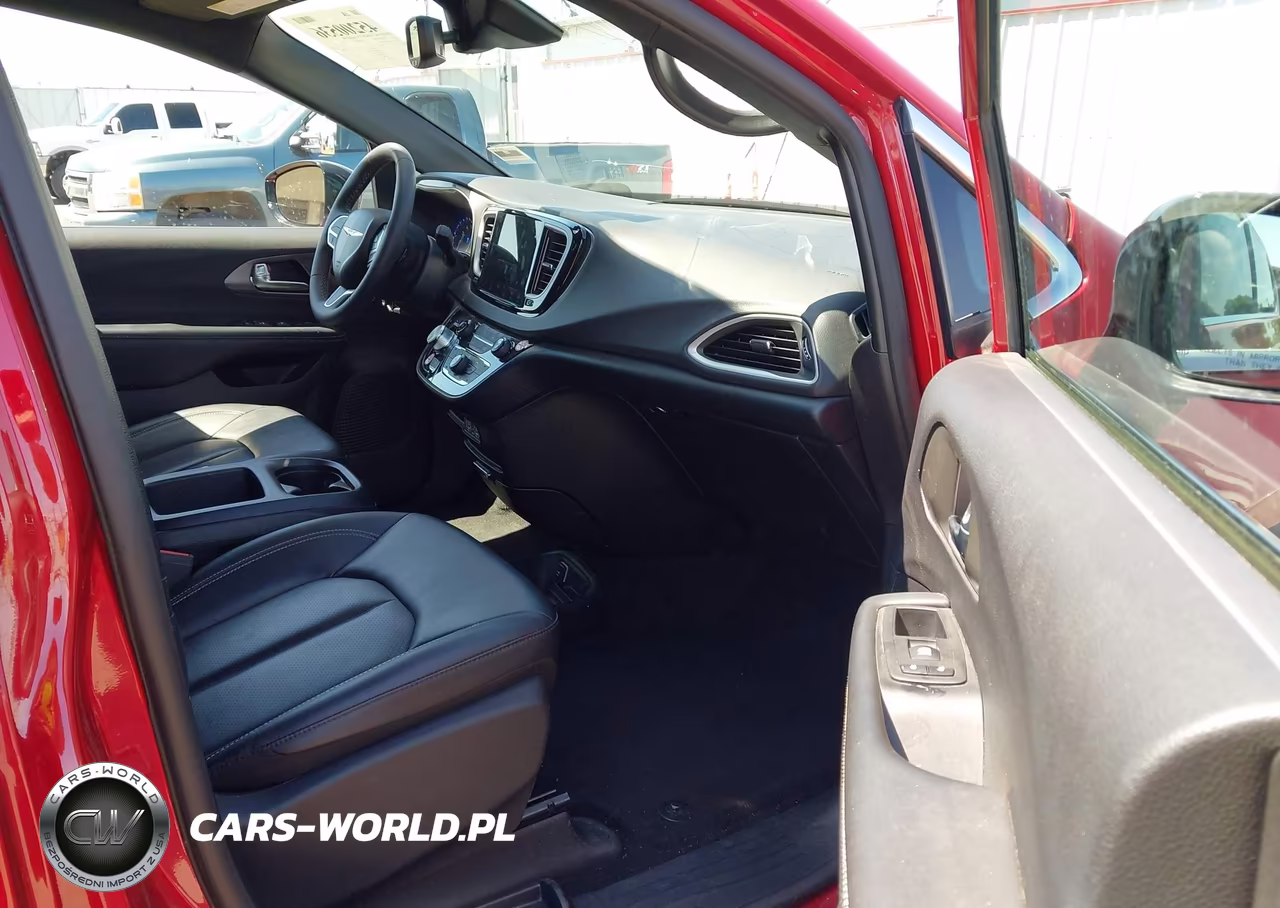 2025 Chrysler Pacifica Select VIN:2C4RC1BG8SR518686 - 5