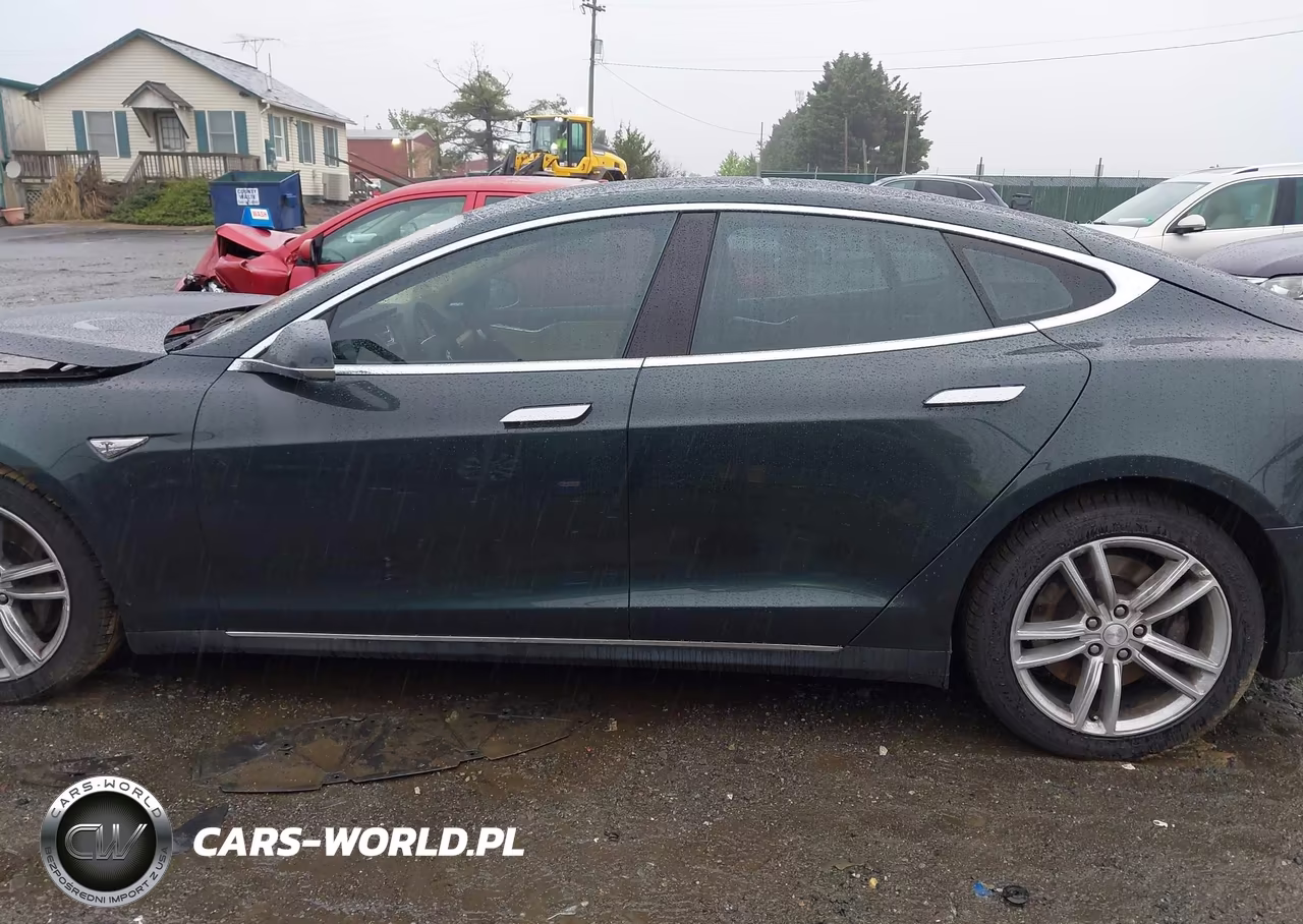 2014 Tesla Model S P85 VIN:5YJSA1H10EFP49396 - 15