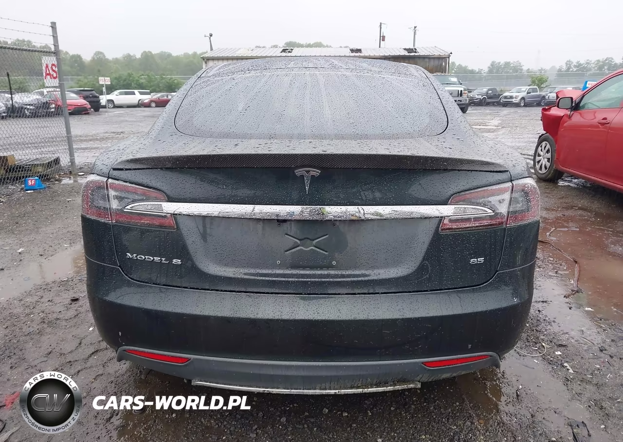 2014 Tesla Model S P85 VIN:5YJSA1H10EFP49396 - 17