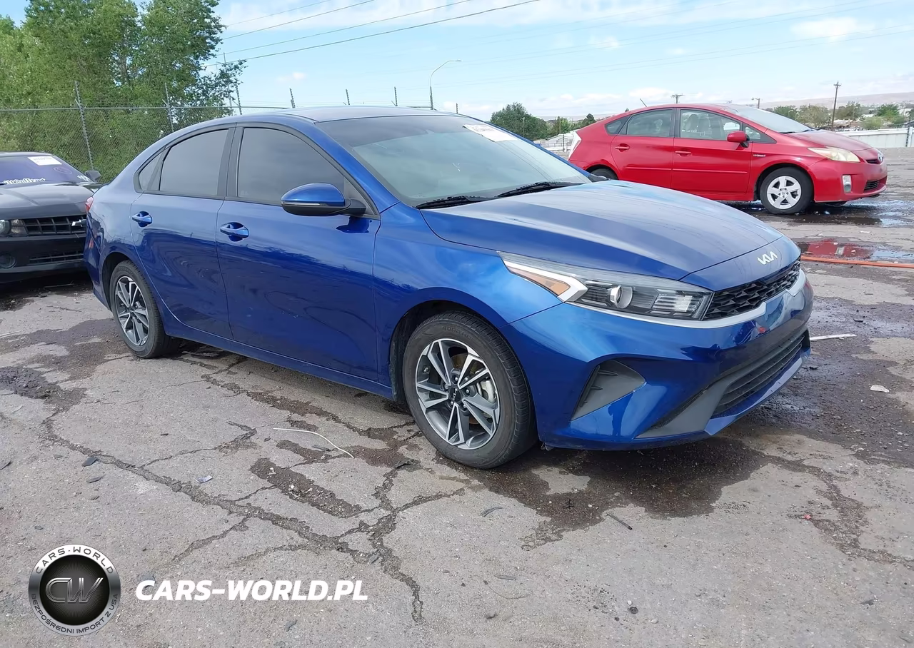 2024 Kia Forte Lxs – zdjęcie 1 z 16
