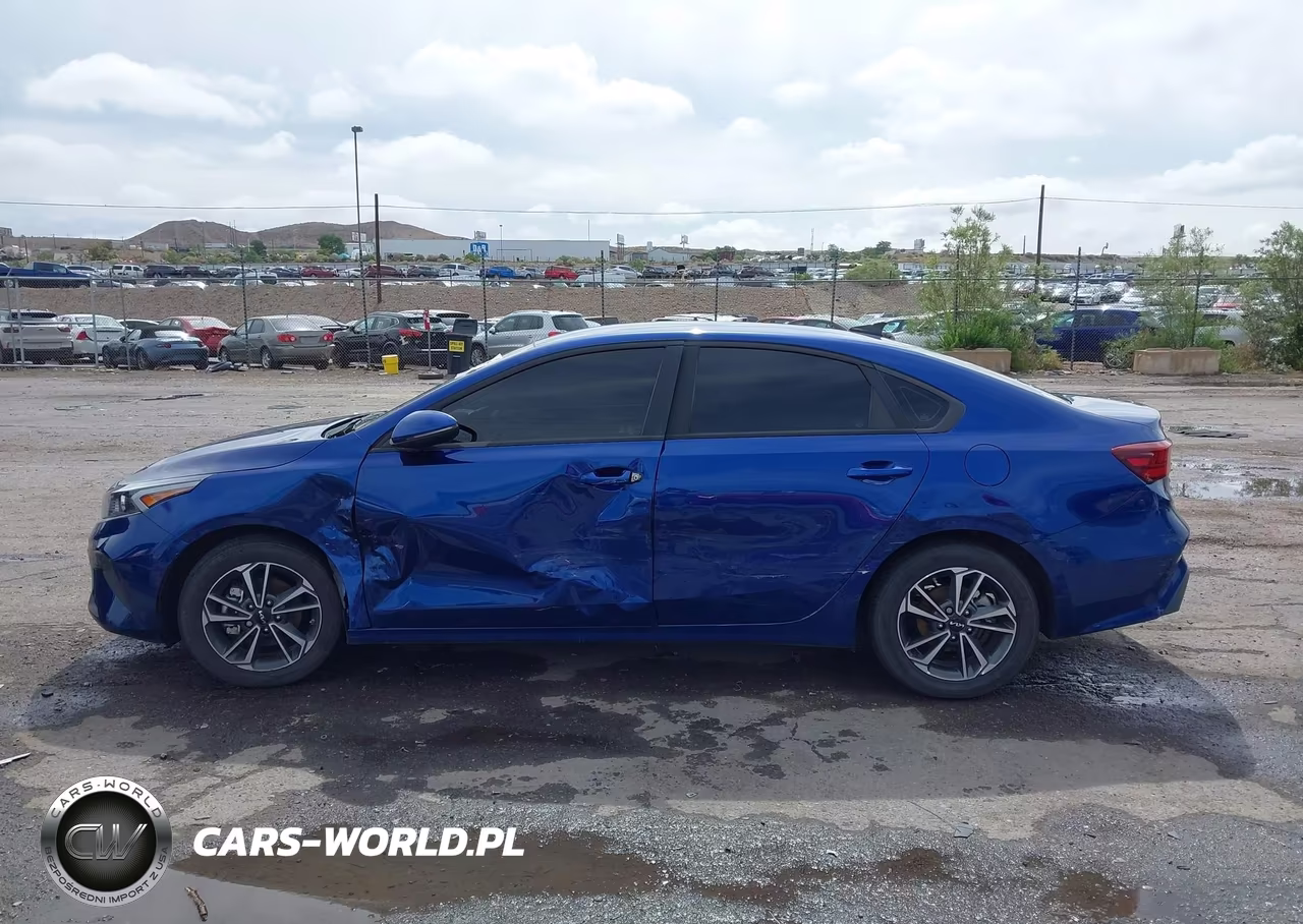 2024 Kia Forte Lxs VIN:3KPF24AD4RE698744 - 14