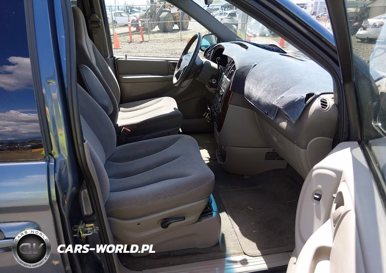 2002 Chrysler Town & Country Lx VIN:2C4GP443X2R746891 - 5