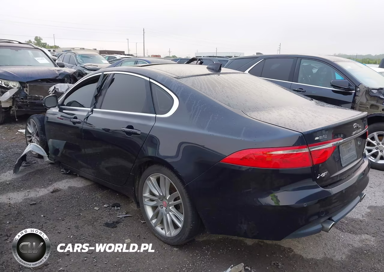 2016 Jaguar Xf 35T Prestige VIN:SAJBK4BV6GCY12853 - 3