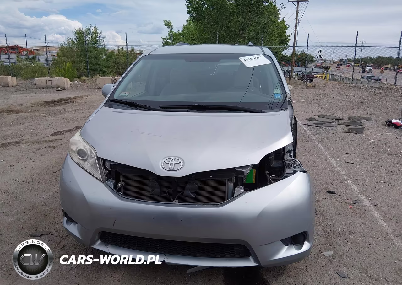2015 Toyota Sienna Le 8 Passenger VIN:5TDKK3DC3FS634840 - 13