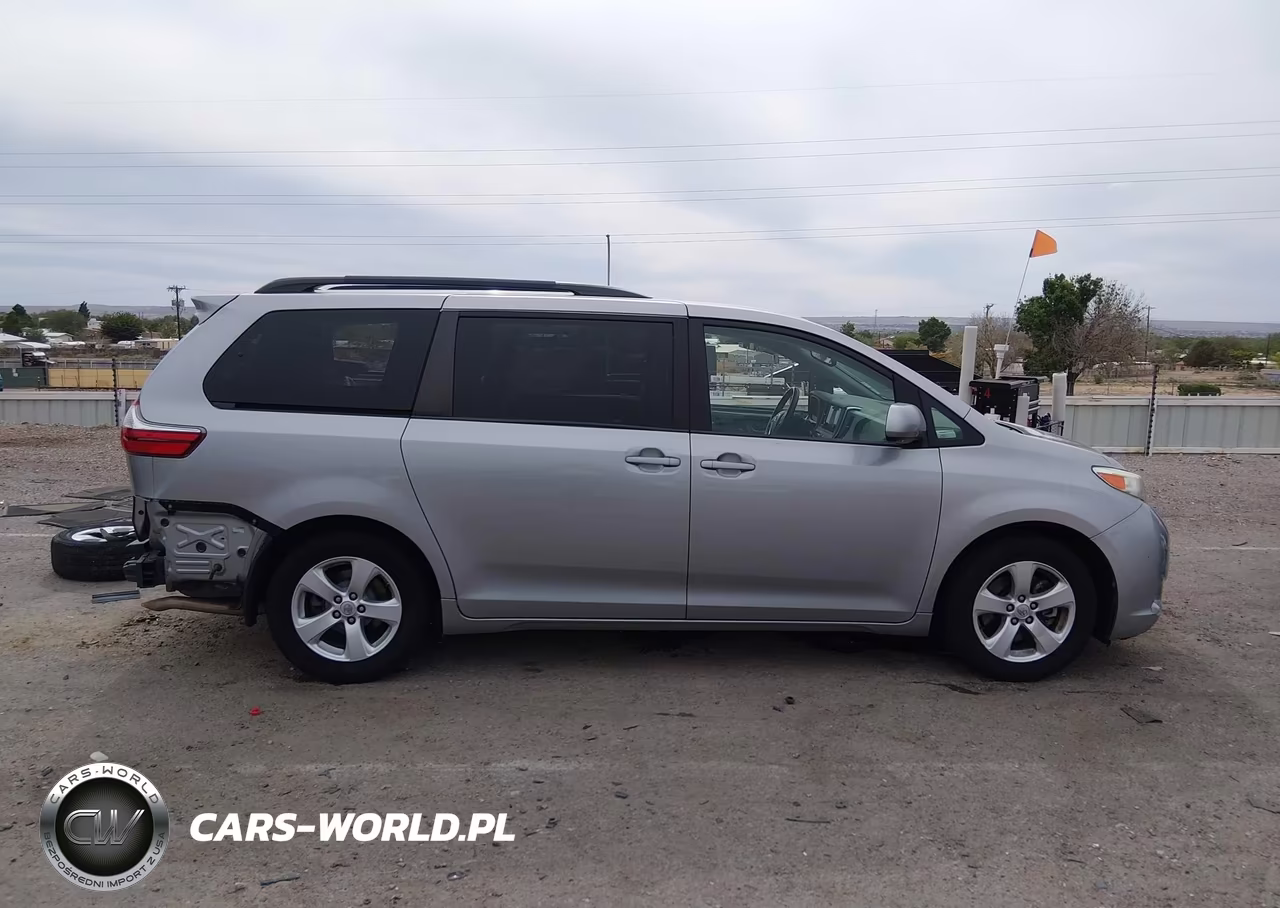 2015 Toyota Sienna Le 8 Passenger VIN:5TDKK3DC3FS634840 - 14
