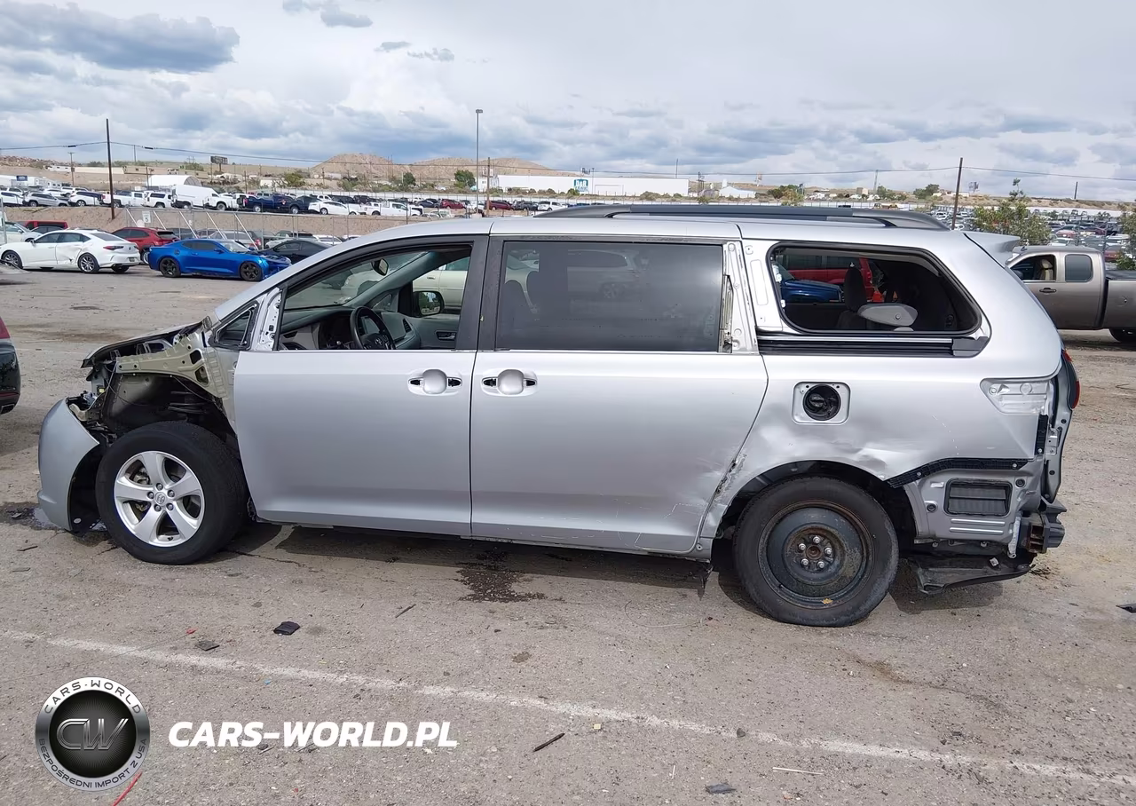 2015 Toyota Sienna Le 8 Passenger VIN:5TDKK3DC3FS634840 - 15