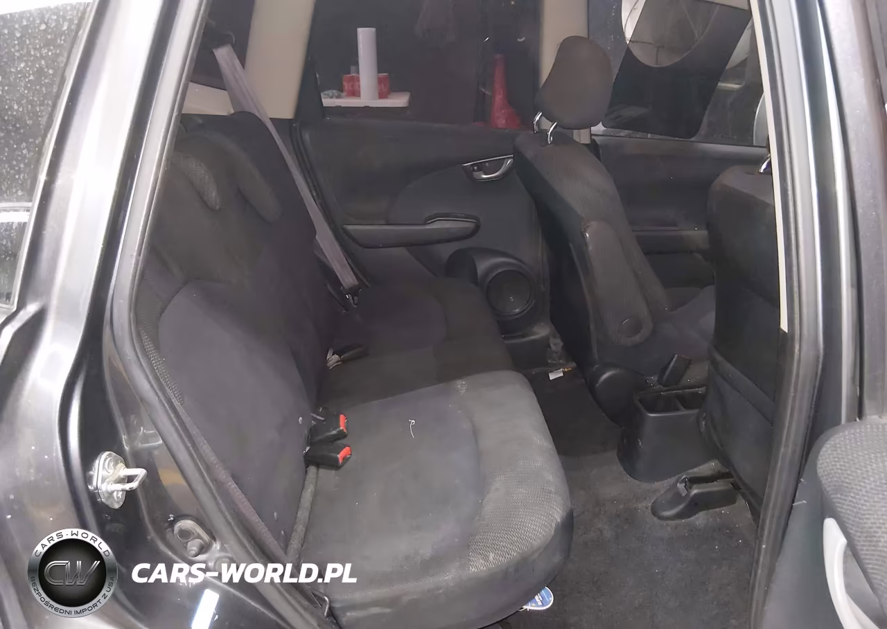 2013 Honda Fit Sport VIN:JHMGE8H51DC011168 - 8
