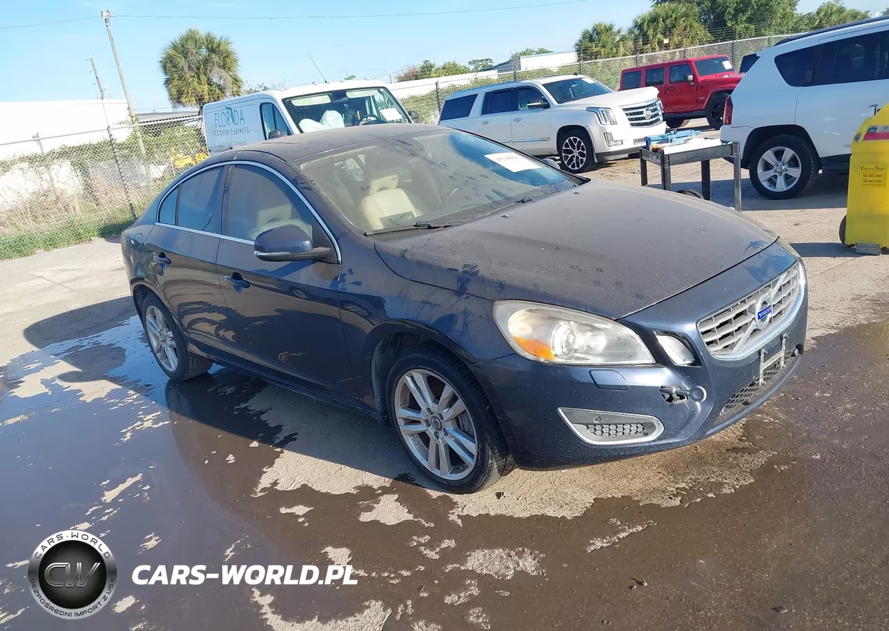 2013 Volvo S60 T5-T5 Platinum-T5 Premier-T5 Premier Plus