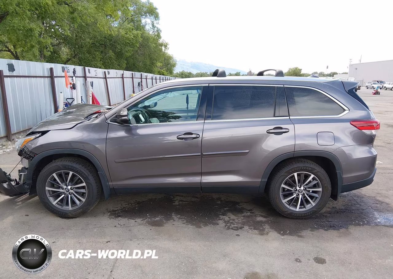 2019 Toyota Highlander Xle VIN:5TDJZRFH0KS611092 - 14