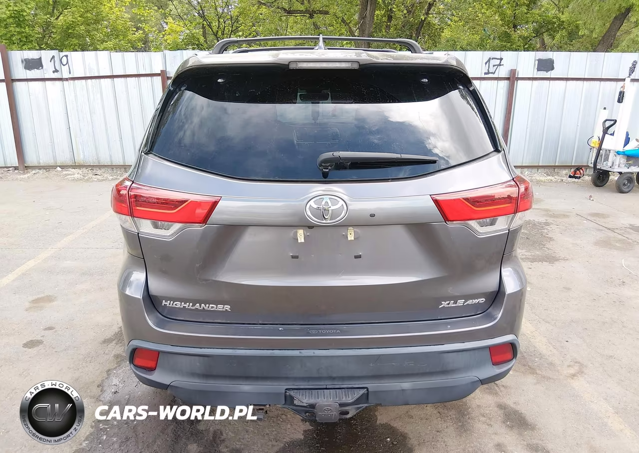 2019 Toyota Highlander Xle VIN:5TDJZRFH0KS611092 - 16