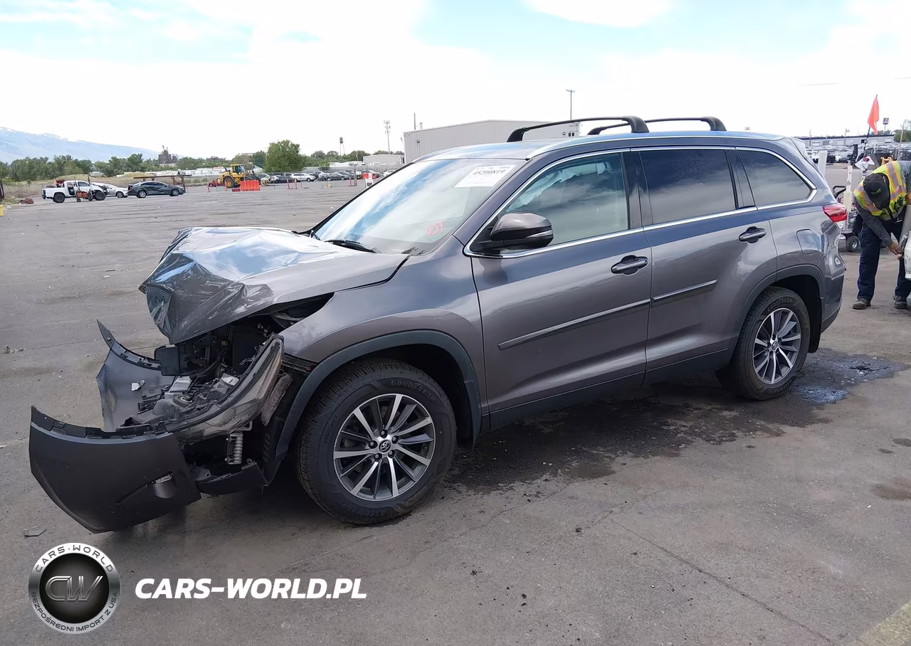2019 Toyota Highlander Xle VIN:5TDJZRFH0KS611092 - 2
