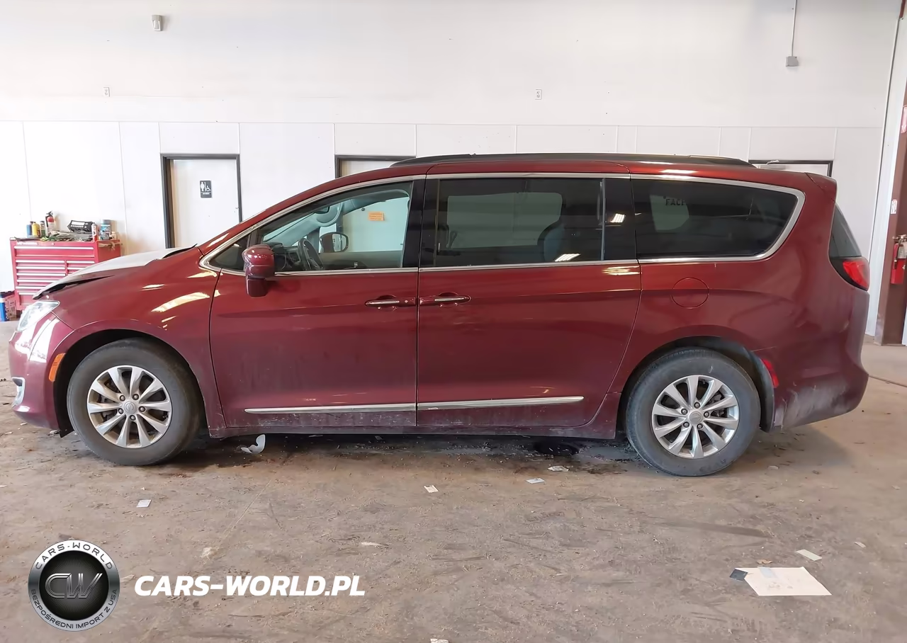 2017 Chrysler Pacifica Touring-L VIN:2C4RC1BGXHR576467 - 14