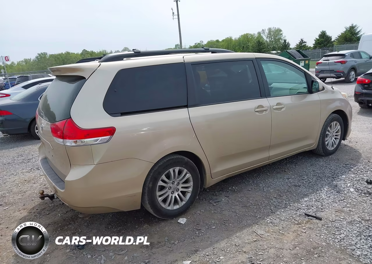 2012 Toyota Sienna Xle V6 8 Passenger VIN:5TDYK3DC3CS258422 - 4