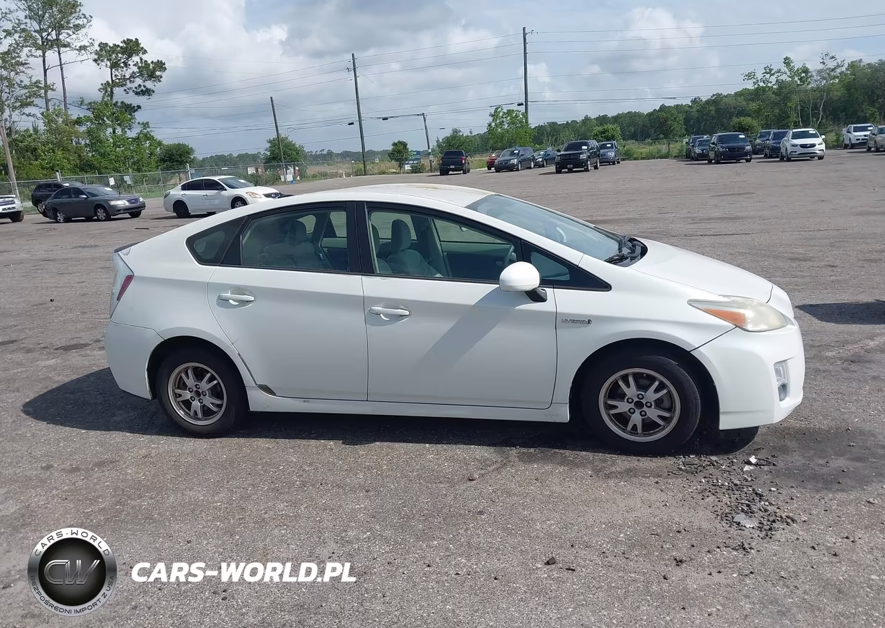 2011 Toyota Prius Two VIN:JTDKN3DU6B1463816 - 13