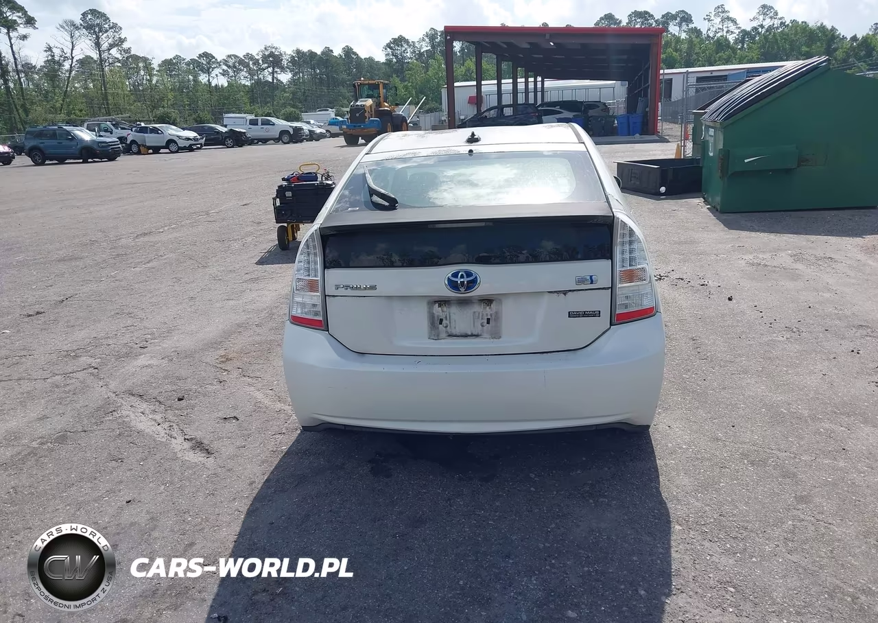 2011 Toyota Prius Two VIN:JTDKN3DU6B1463816 - 16