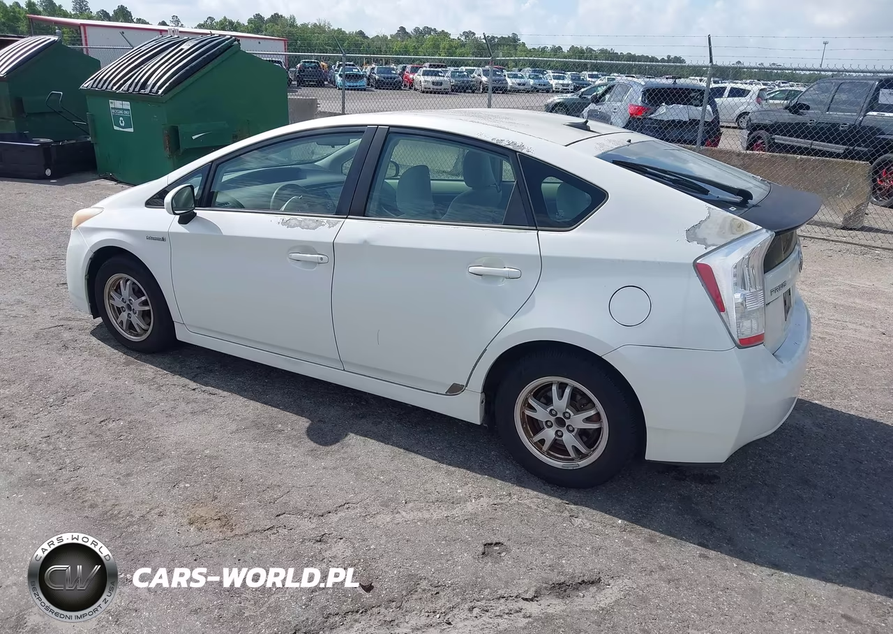 2011 Toyota Prius Two VIN:JTDKN3DU6B1463816 - 3