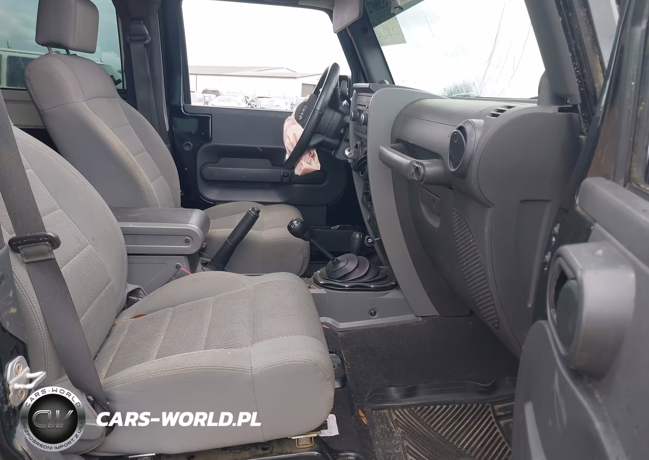 2007 Jeep Wrangler Rubicon VIN:1J4GA64147L104141 - 5