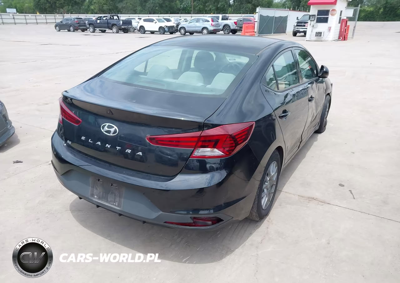 2019 Hyundai Elantra Se VIN:5NPD74LF1KH445955 - 4