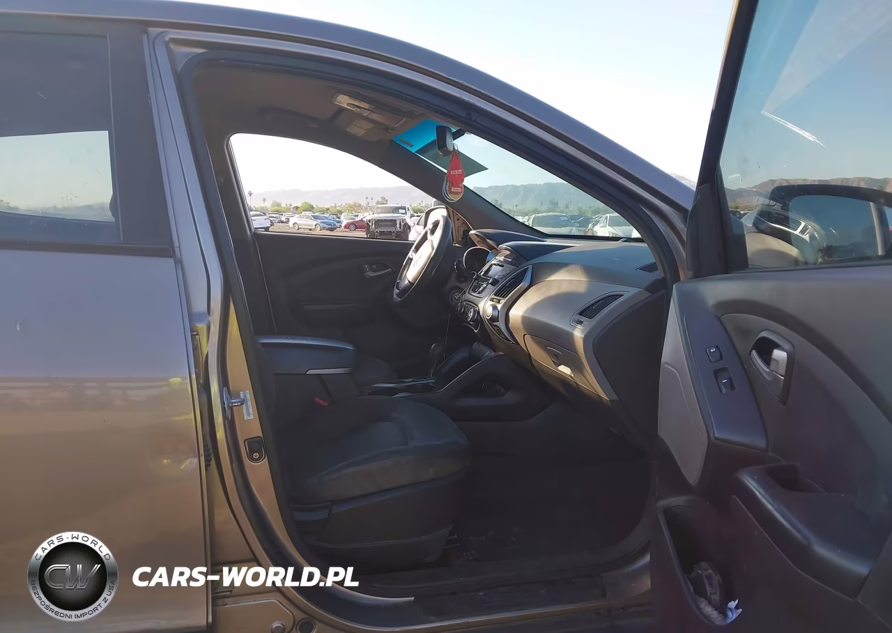 2010 Hyundai Tucson Gls VIN:KM8JT3AC2AU067565 - 5