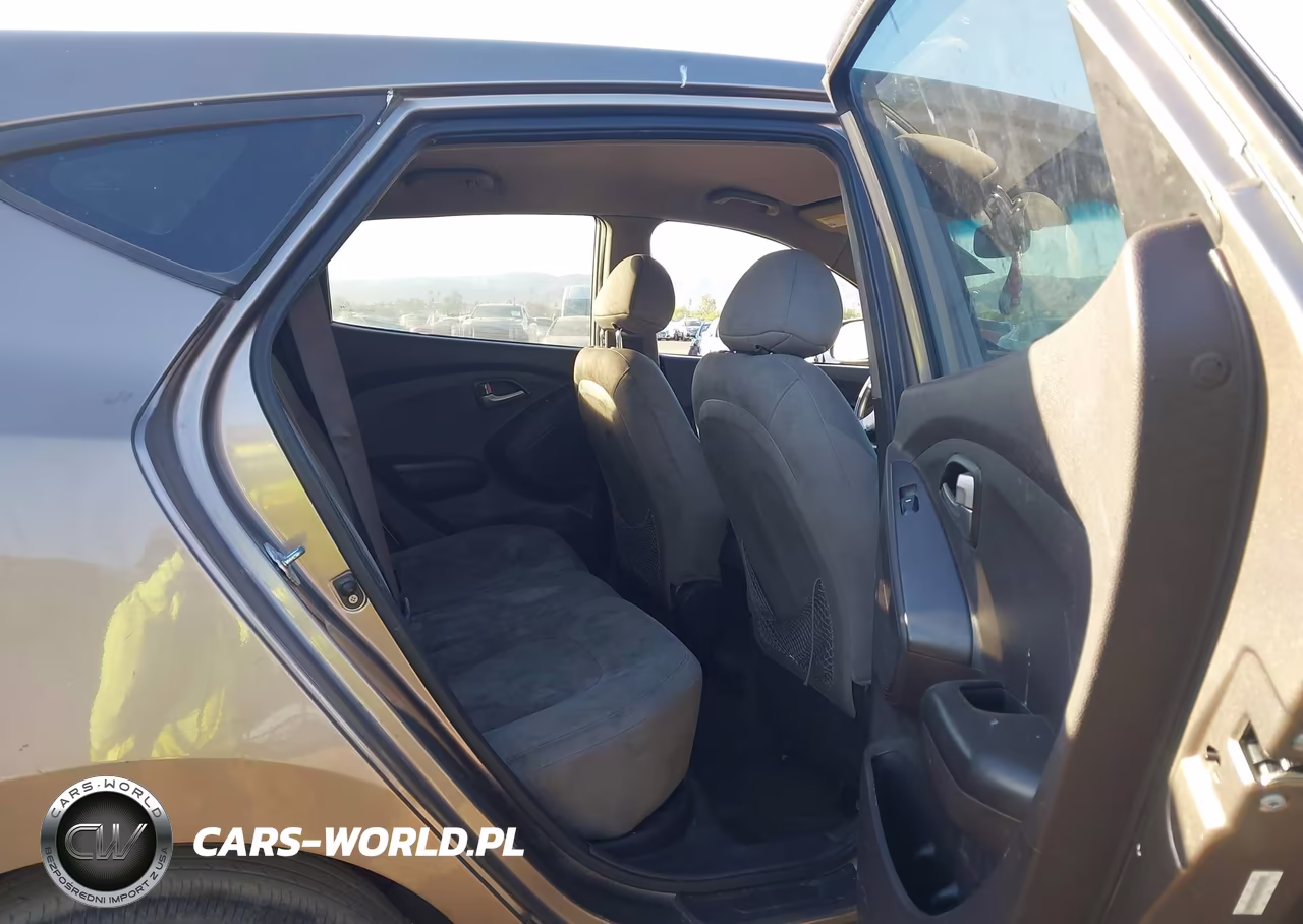 2010 Hyundai Tucson Gls VIN:KM8JT3AC2AU067565 - 8