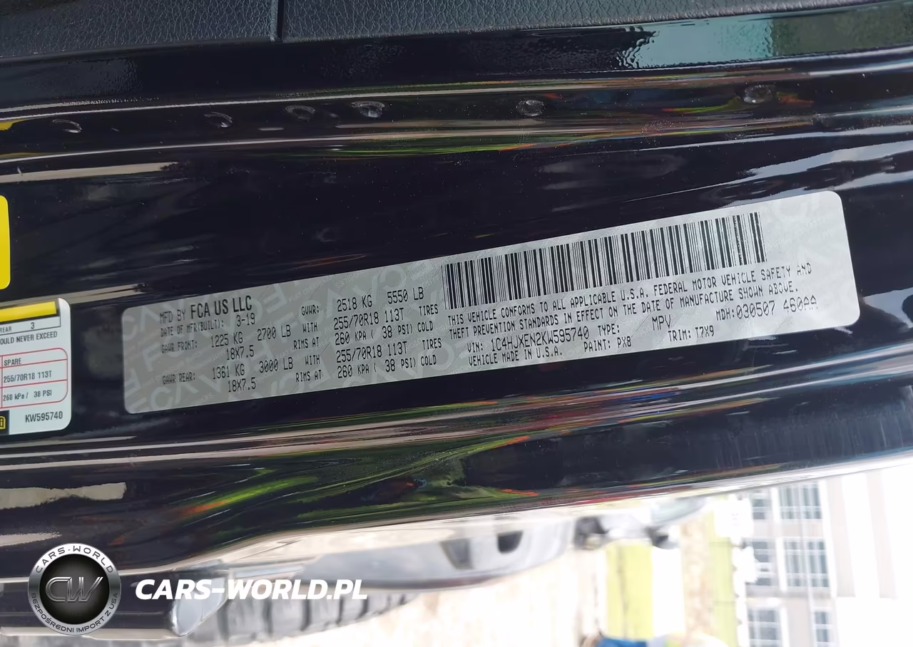 2019 Jeep Wrangler Unlimited Sahara 4X4 VIN:1C4HJXEN2KW595740 - 9