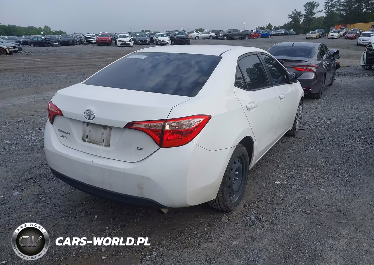 2018 Toyota Corolla Le VIN:2T1BURHE6JC991245 - 4