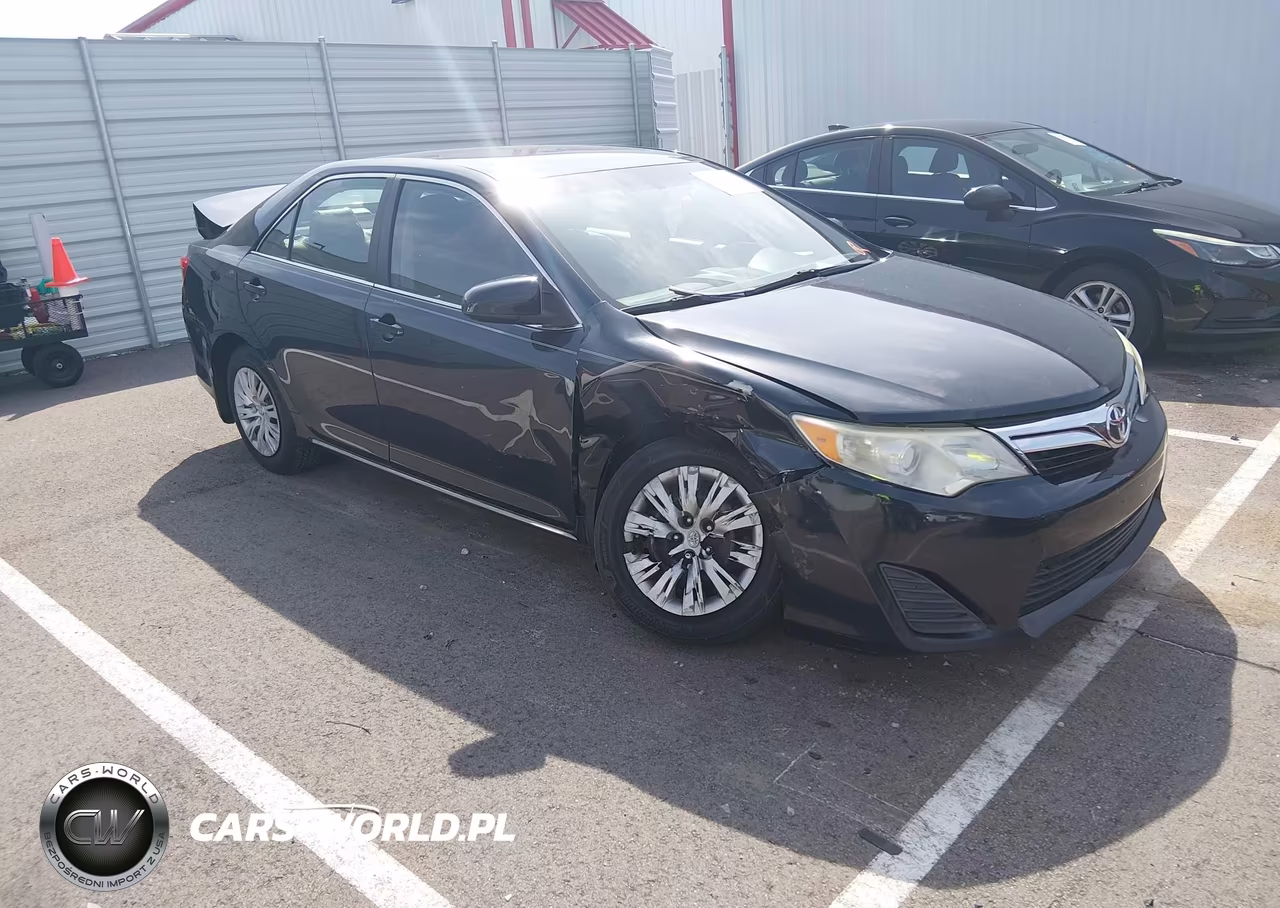 2013 Toyota Camry Le – zdjęcie 1 z 16