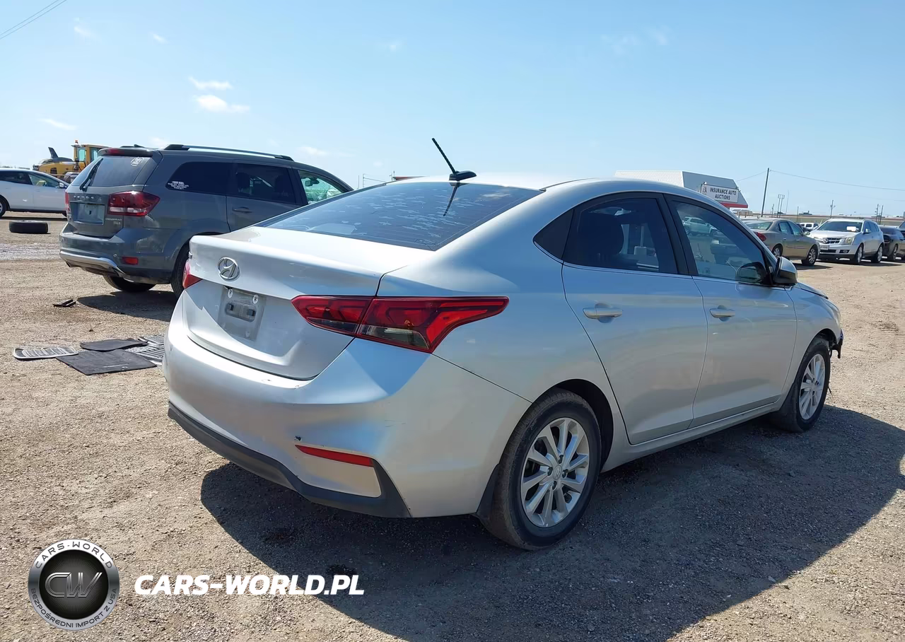 2020 Hyundai Accent Sel VIN:3KPC24A6XLE092585 - 4