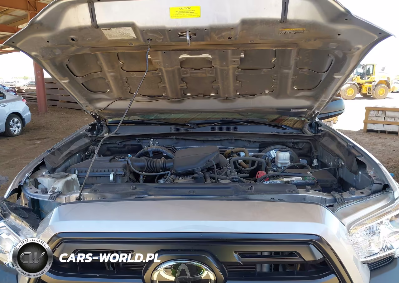 2018 Toyota Tacoma Sr VIN:5TFRX5GN6JX123943 - 10
