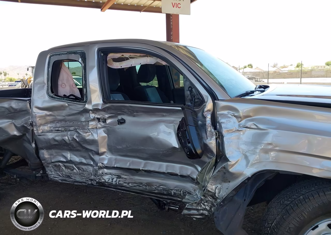 2018 Toyota Tacoma Sr VIN:5TFRX5GN6JX123943 - 12