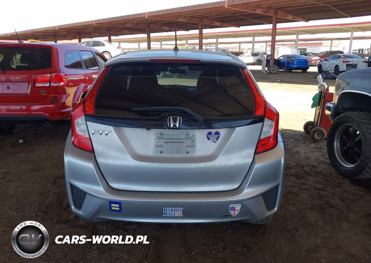 2015 Honda Fit Lx VIN:3HGGK5H51FM783682 - 16