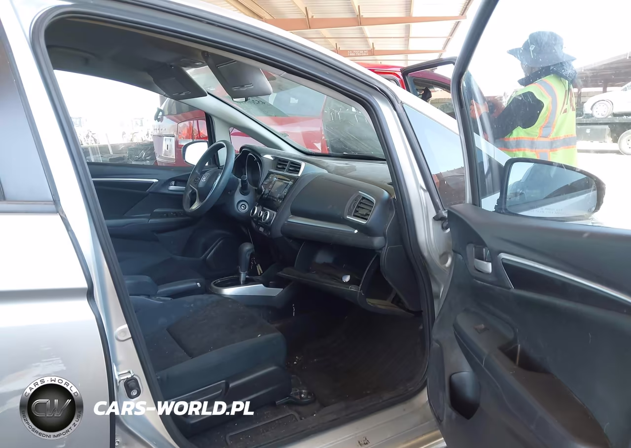 2015 Honda Fit Lx VIN:3HGGK5H51FM783682 - 5