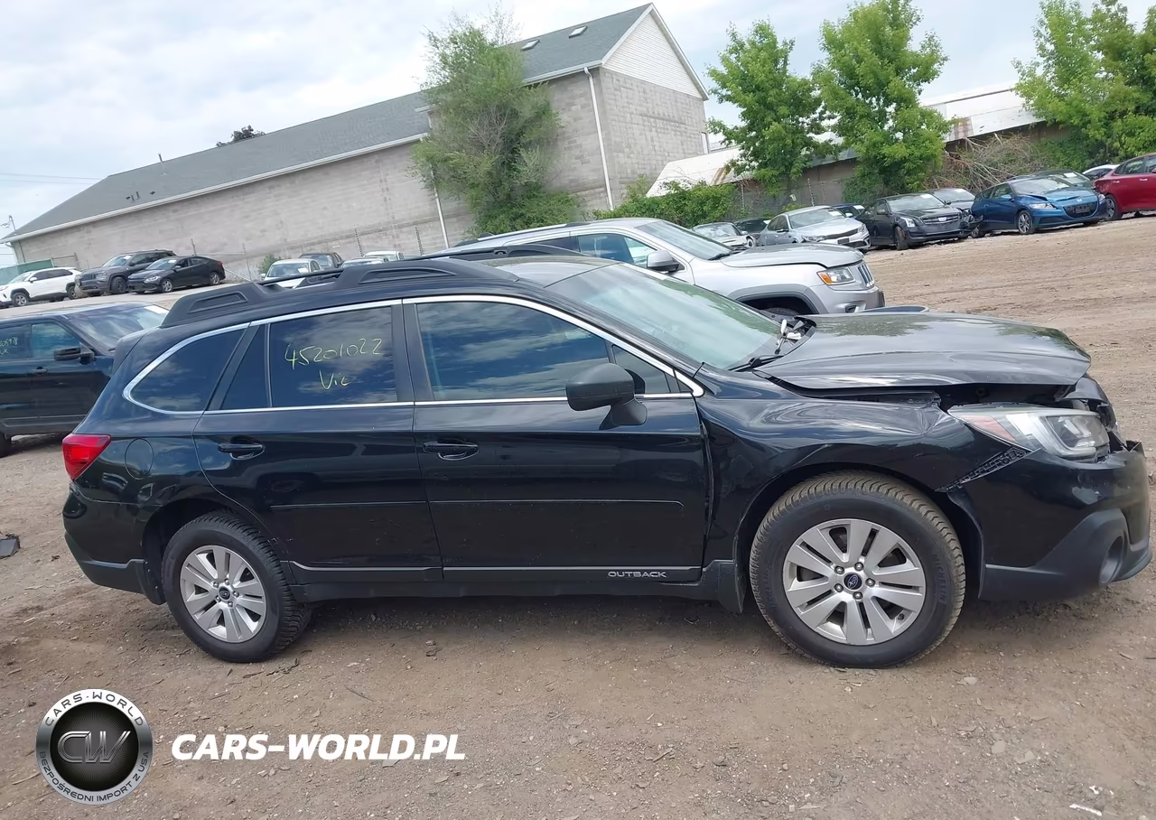 2018 Subaru Outback 2.5I VIN:4S4BSAACXJ3267529 - 13
