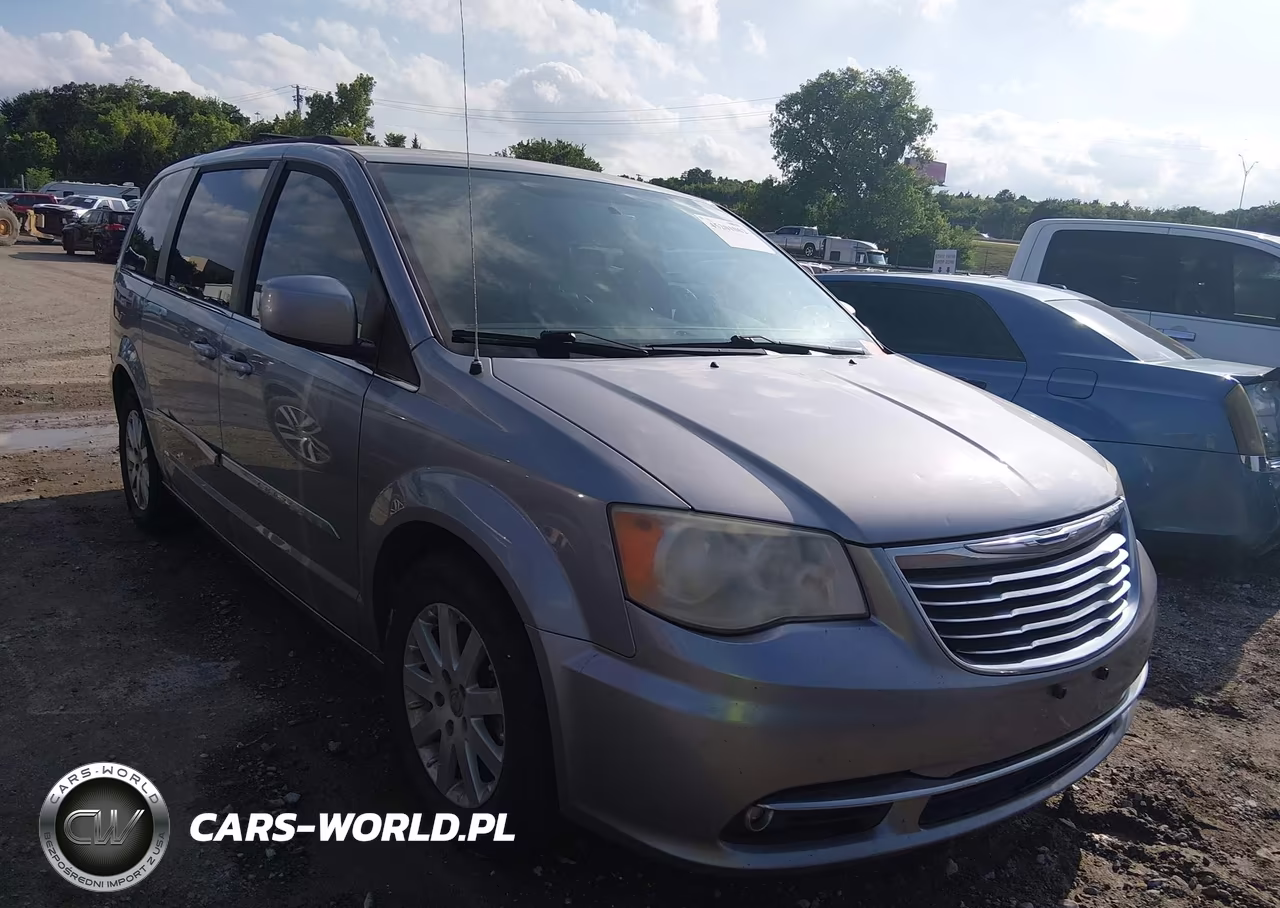 2014 Chrysler Town & Country Touring – zdjęcie 1 z 16