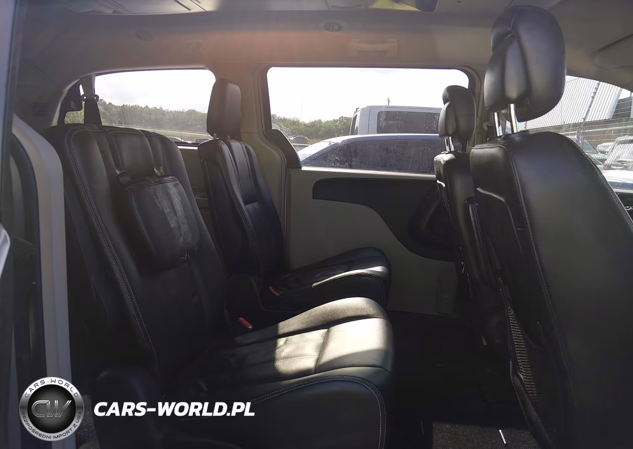 2014 Chrysler Town & Country Touring VIN:2C4RC1BG1ER270205 - 8