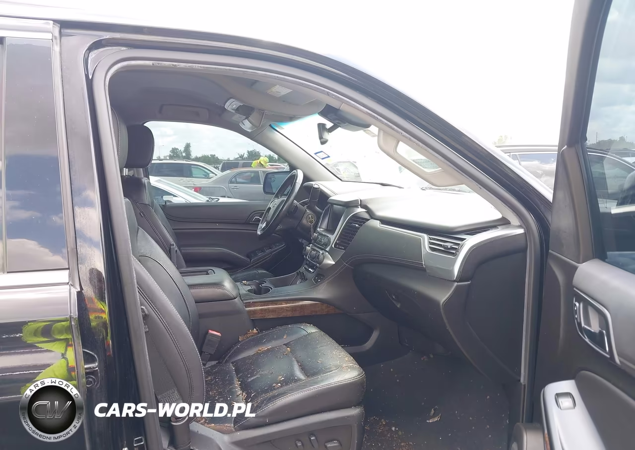 2019 Chevrolet Suburban Lt VIN:1GNSKHKC9KR328886 - 5