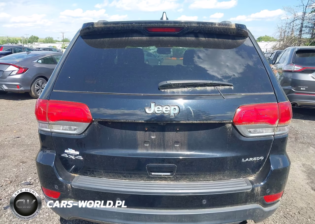 2018 Jeep Grand Cherokee Laredo E 4X4 VIN:1C4RJFAG4JC147991 - 17